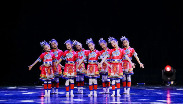青少年的舞蹈盛会，首届保利舞蹈艺术节暨海外桃李杯·第十二届舞蹈艺术节上海站开幕